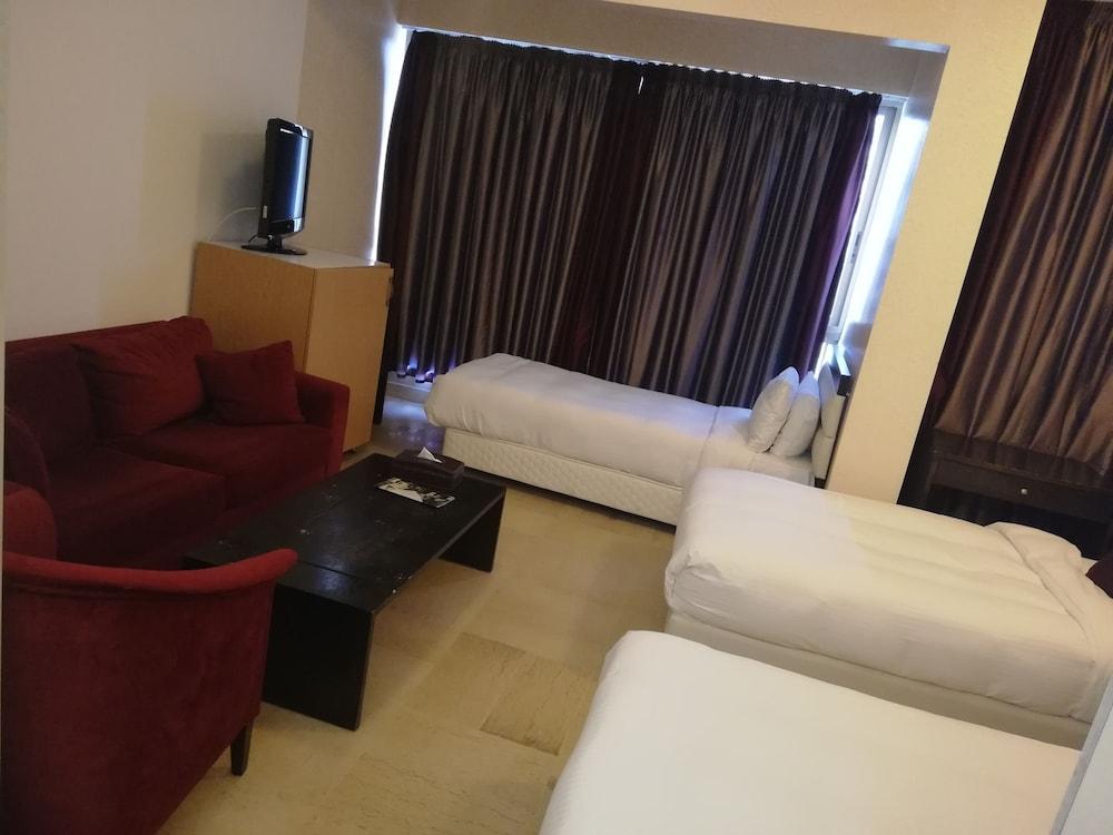 Bliss 3000 Furnished Studios Бейрут Екстериор снимка