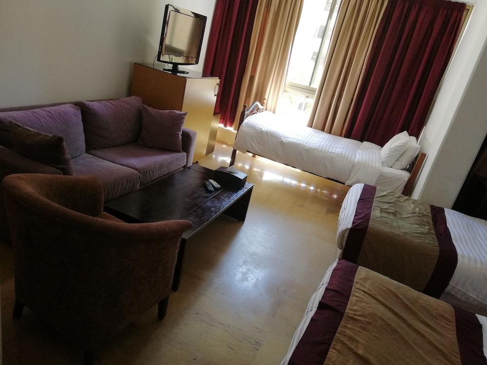 Bliss 3000 Furnished Studios Бейрут Екстериор снимка